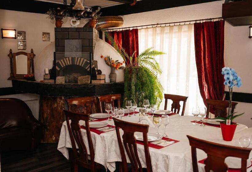 پانسیون Casa Octavian