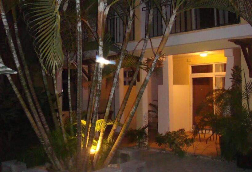 膳宿费 La Perla Holiday Apartments