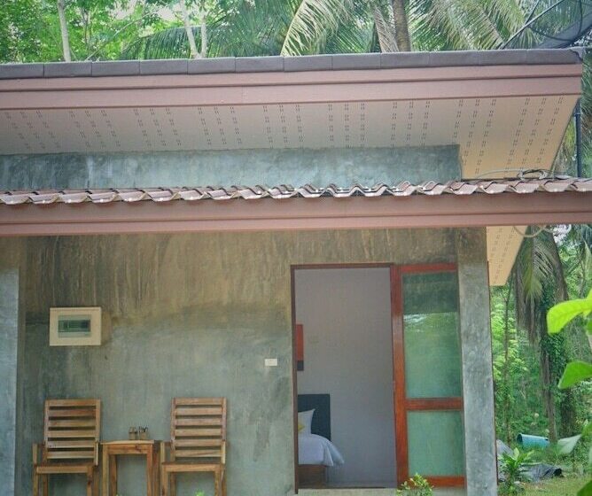 پانسیون The Lodge At Koh Kood