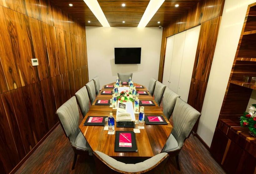 فندق Surestay By Best Western Model Town Amritsar