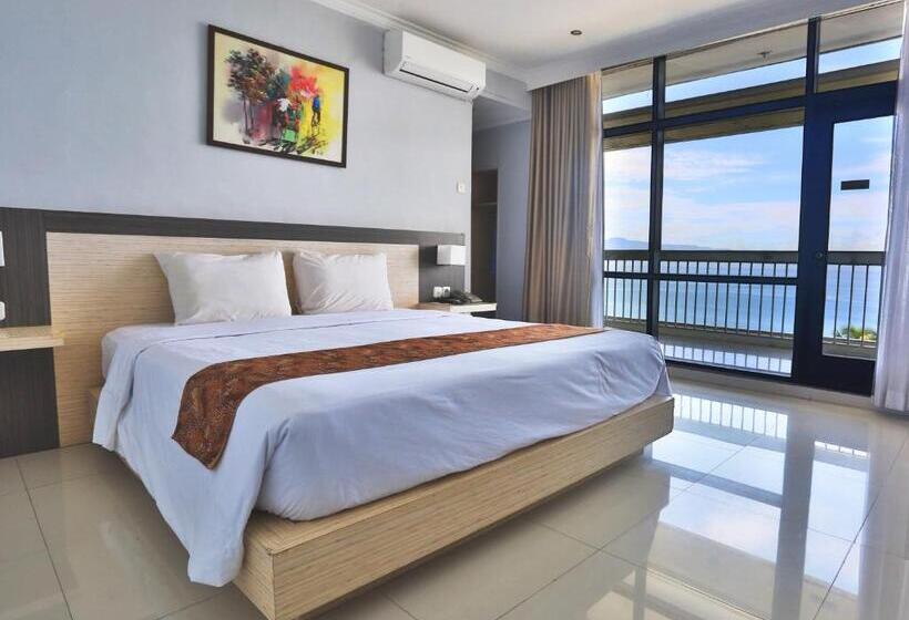 Отель Grand Inna Samudra Beach