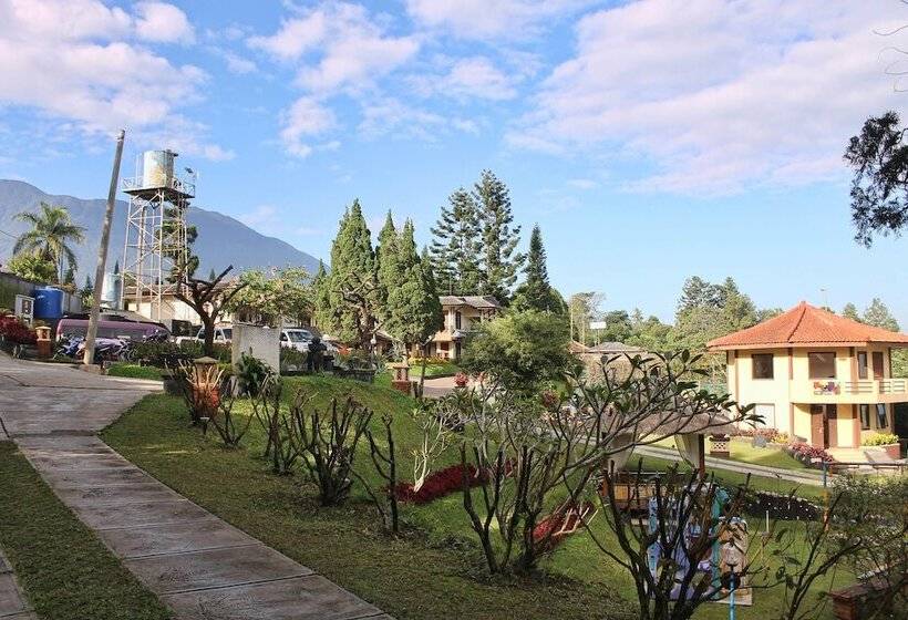 Отель The Jayakarta Cisarua