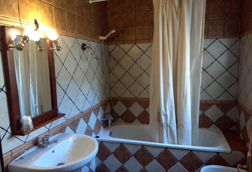 بنسيون Hostal Nicol's