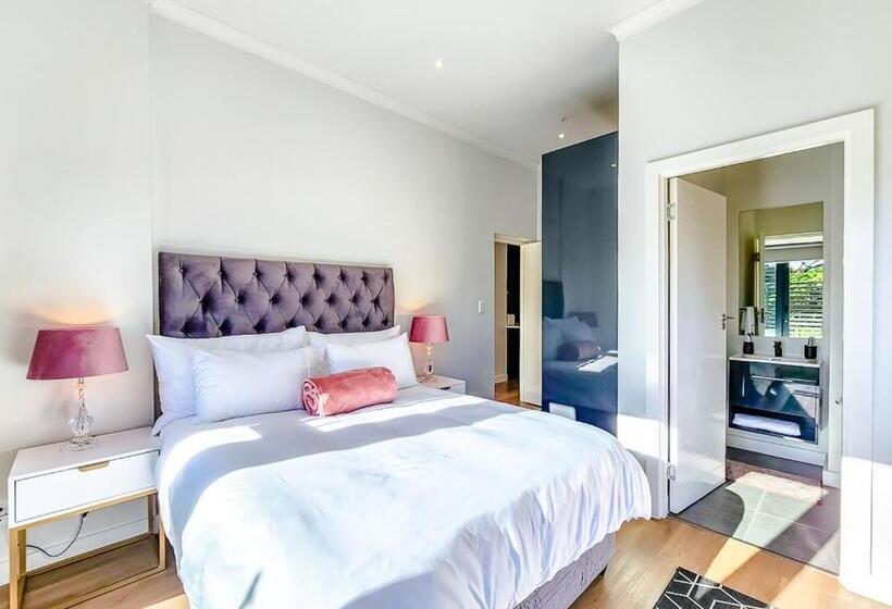 #001 Newlands Peak   Elegance