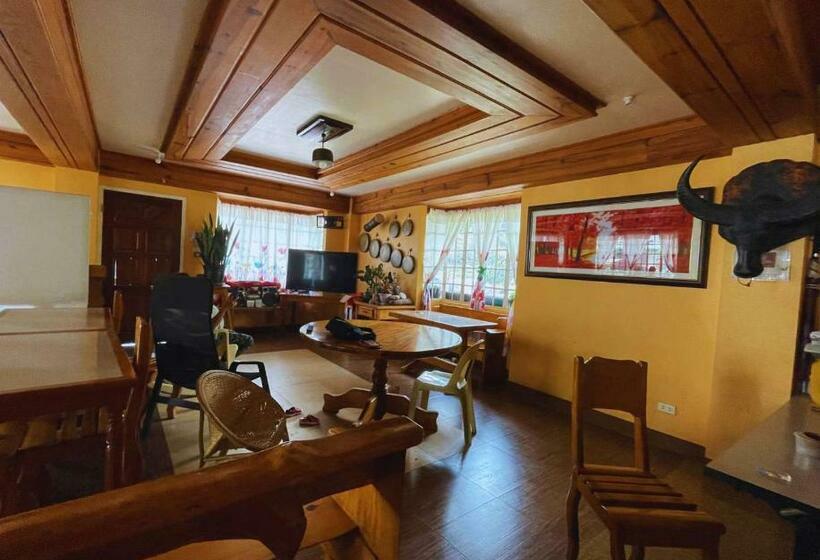 هاستل Pinecone Lodge & Restaurant