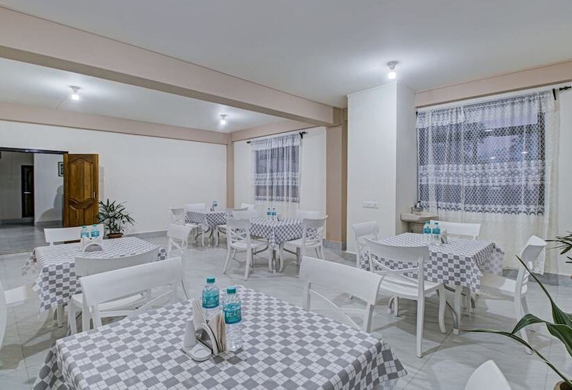 בית מלון כפרי Treebo Staying Center