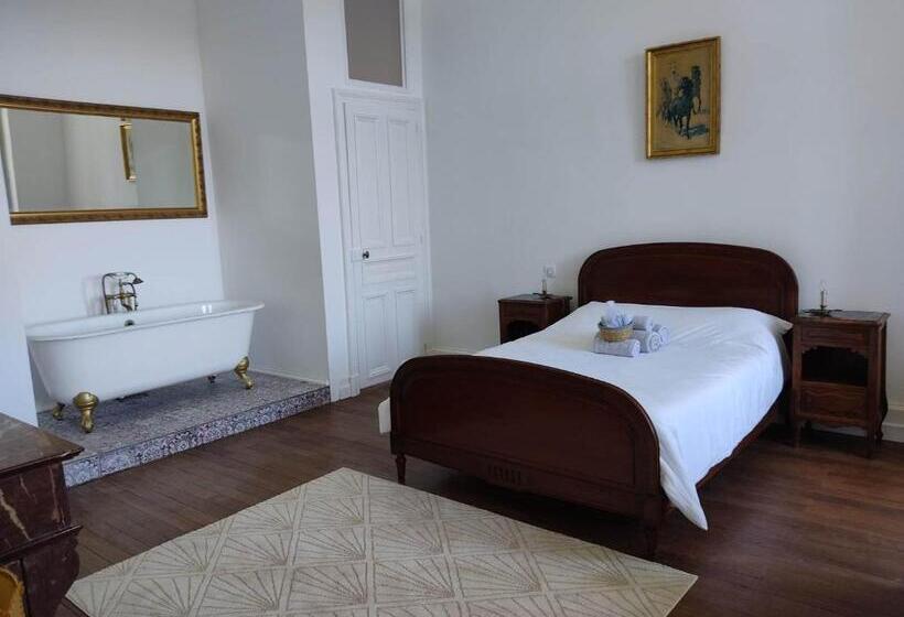 膳宿费 Chambres D Hôtes Au Château De Puycharnaud
