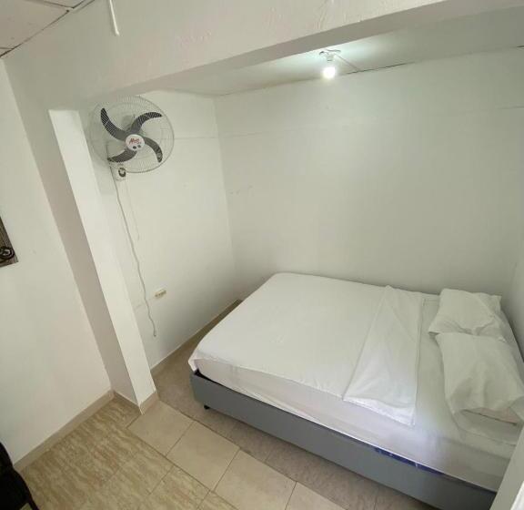 تختخواب و صبحانه Aurelia Compartida Hospedaje