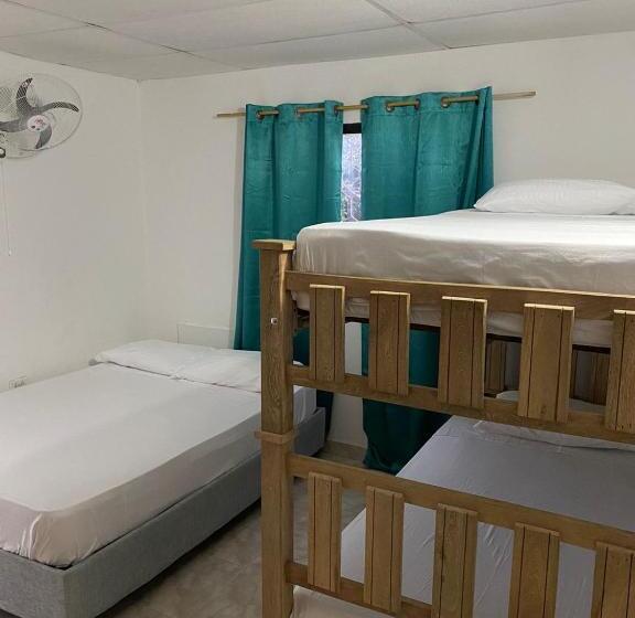 تختخواب و صبحانه Aurelia Compartida Hospedaje