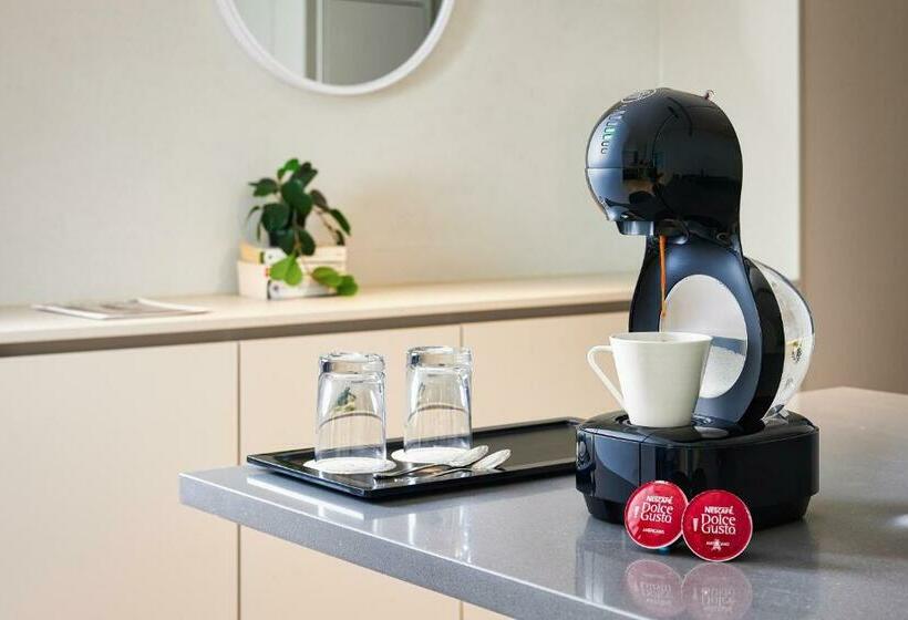 هتل The Connoisseur Residence