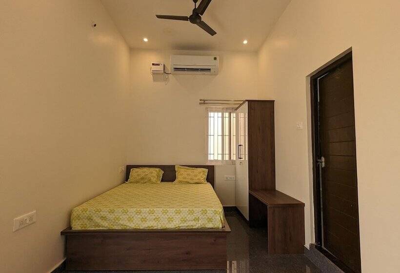 Отель Urban Stay