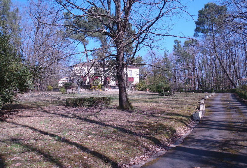 住宿加早餐  La Villa Les Pins