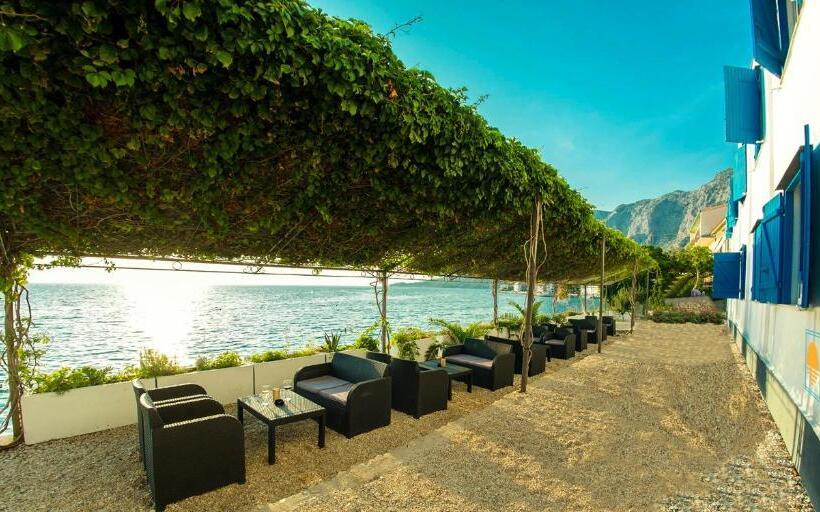 فندق Beach