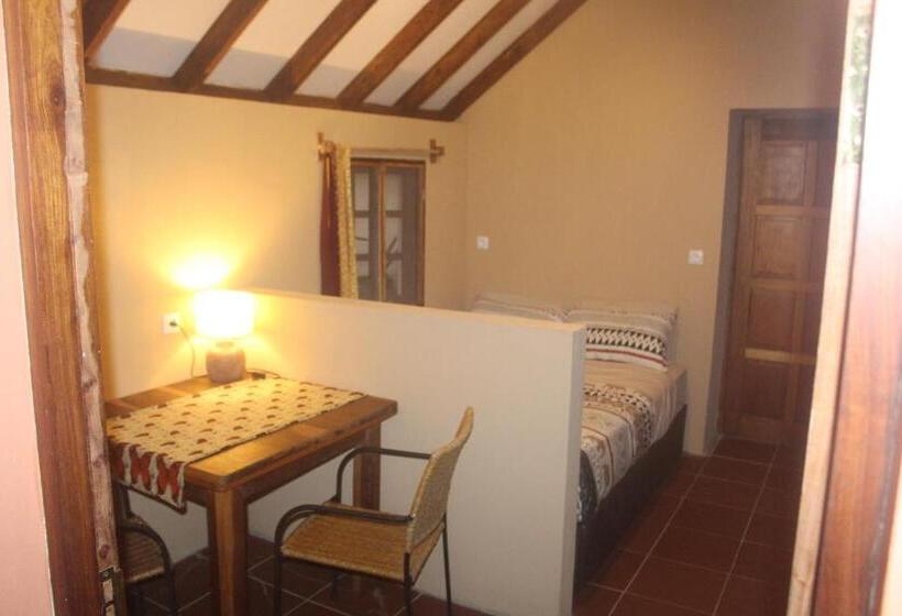 فندق Devocean Eco Adventure Lodge