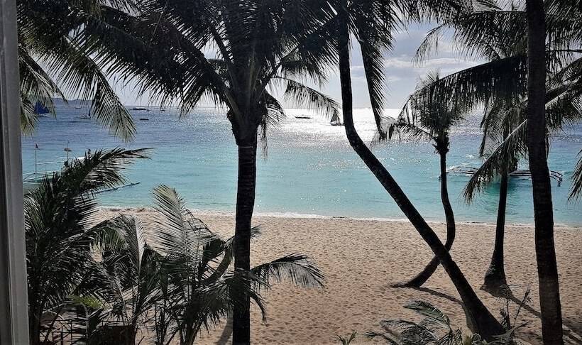 בית מלון כפרי Divegurus Boracay Beach Resort