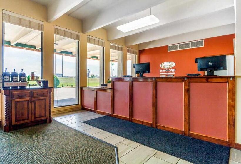 בית מלון כפרי Econo Lodge Inn & Suites Brookings