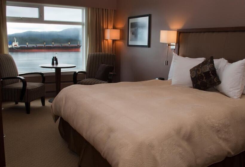 هتل Inn On The Harbour