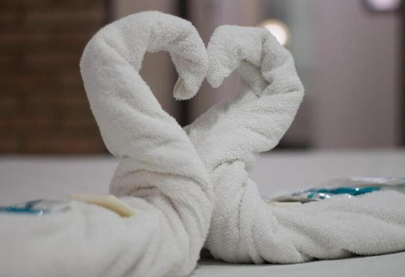 هتل La Colina Del Sol