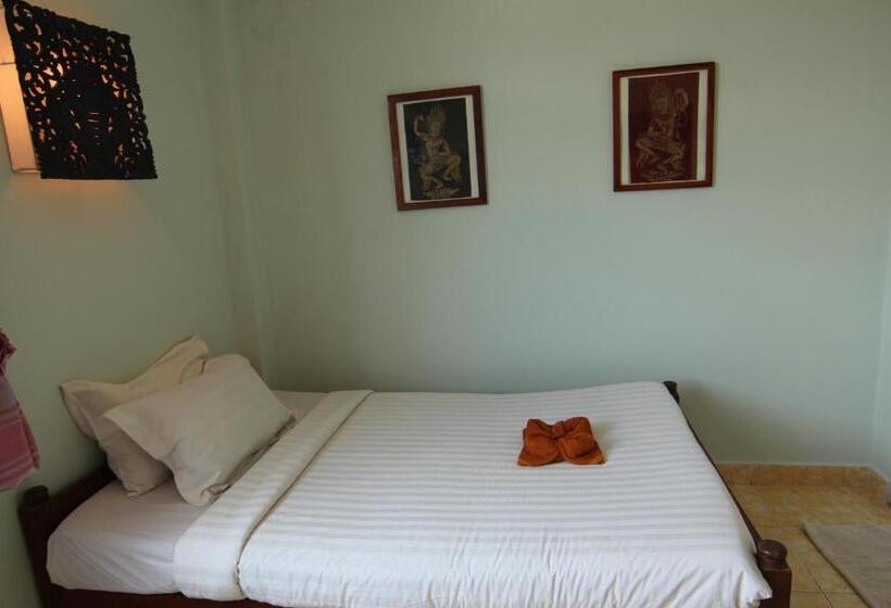 هتل Naga Angkor Hostel