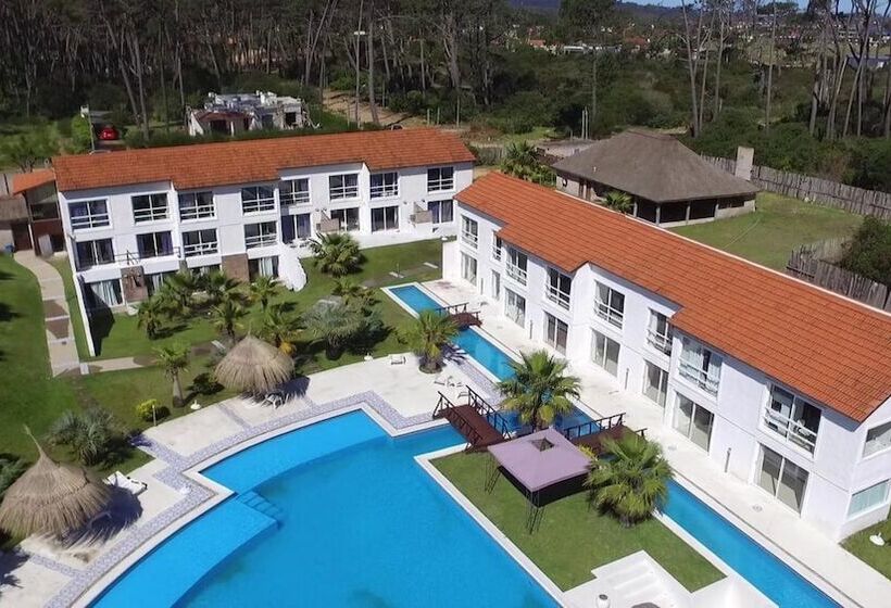 هتل Punta Del Este Arenas