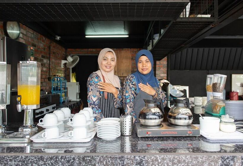 هتل Riverra Inn Langkawi