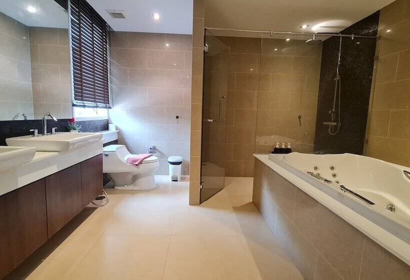 هتل The Privilege Residence