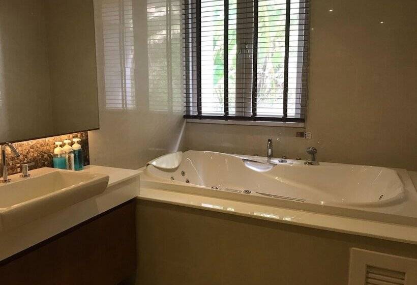 هتل The Privilege Residence