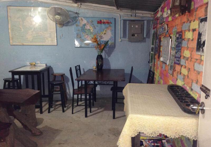 مُتل The Box Chalet
