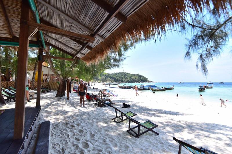 پانسیون Green View Beach Resort