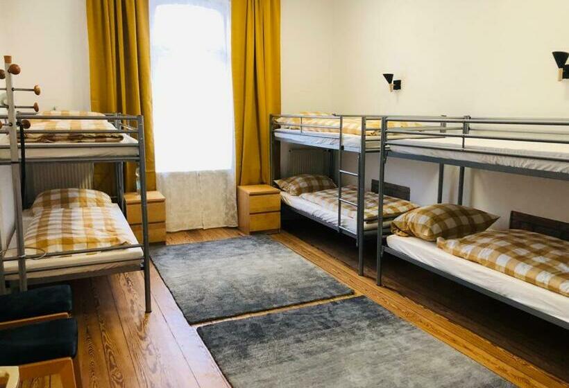 هاستل My Easy Home