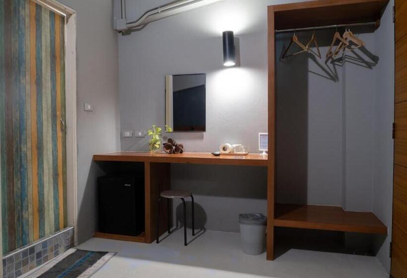 Leisure Hostel