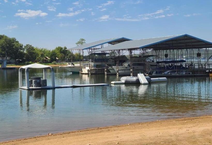 אתר נופש Willow Beach Rv Park & Marina