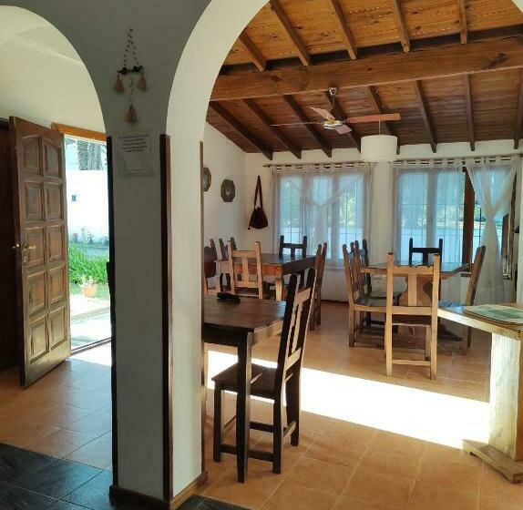 هاستل Las Grullas