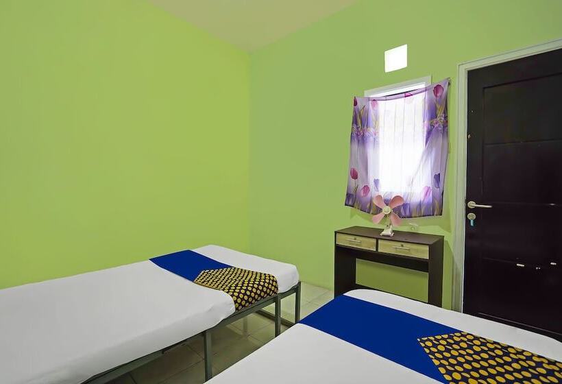 ホテル Spot On 92474 Penginapan Rusunawa Ii