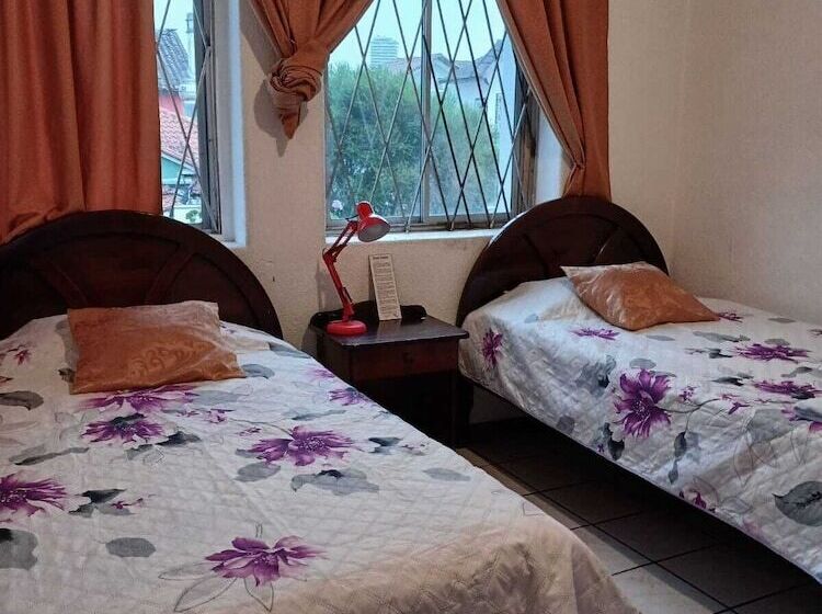 Пансион Hostal Almagro