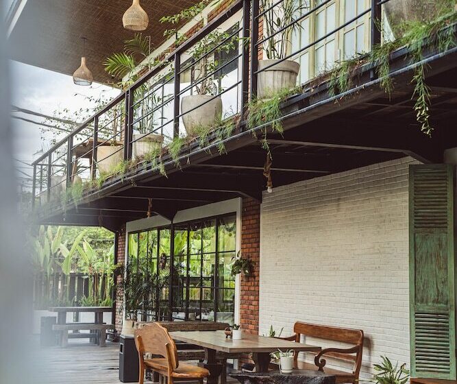 White Penny Hostel