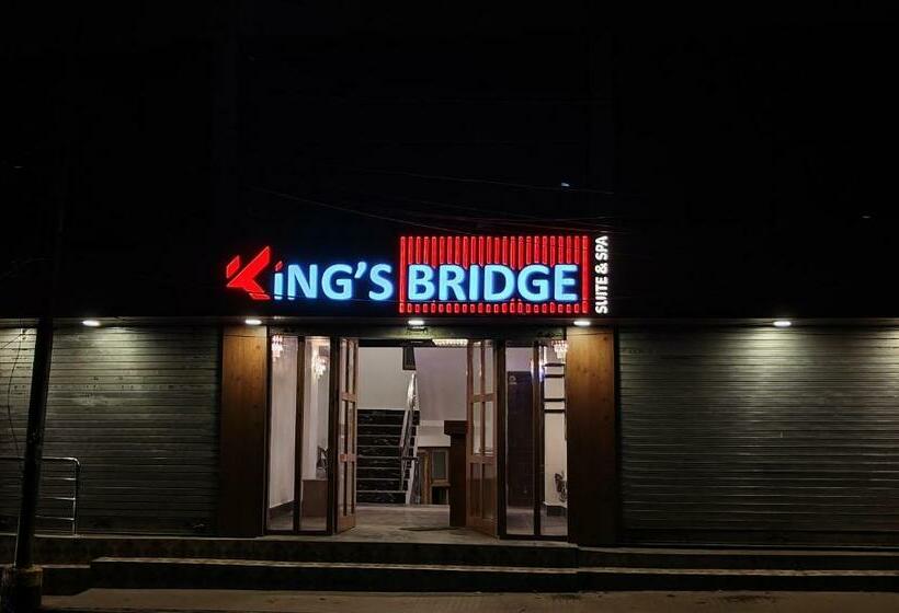 בית מלון כפרי King S Bridge Suites & Spa