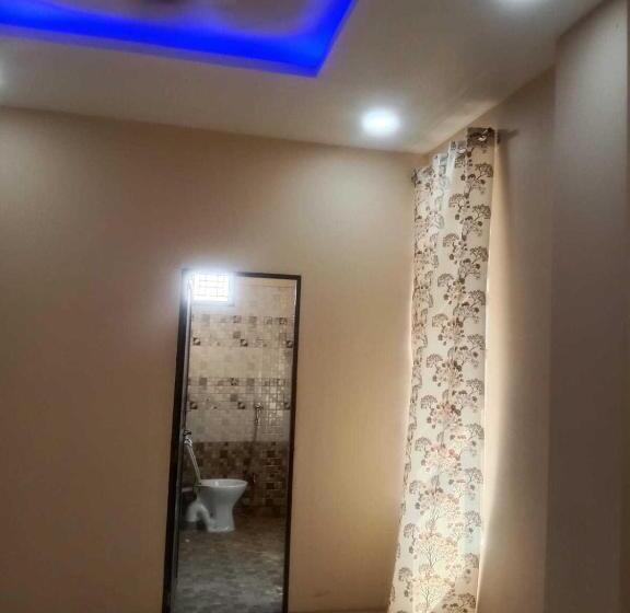 فندق Oyo 81141 Mangal Bhawan