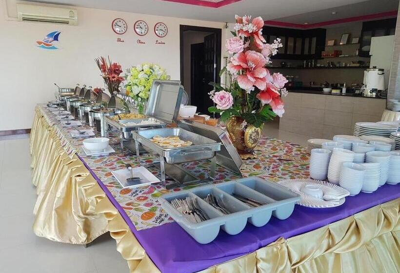 酒店 The Sand Beach Pattaya