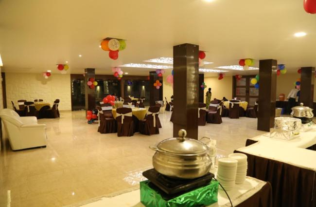 Отель West Inn