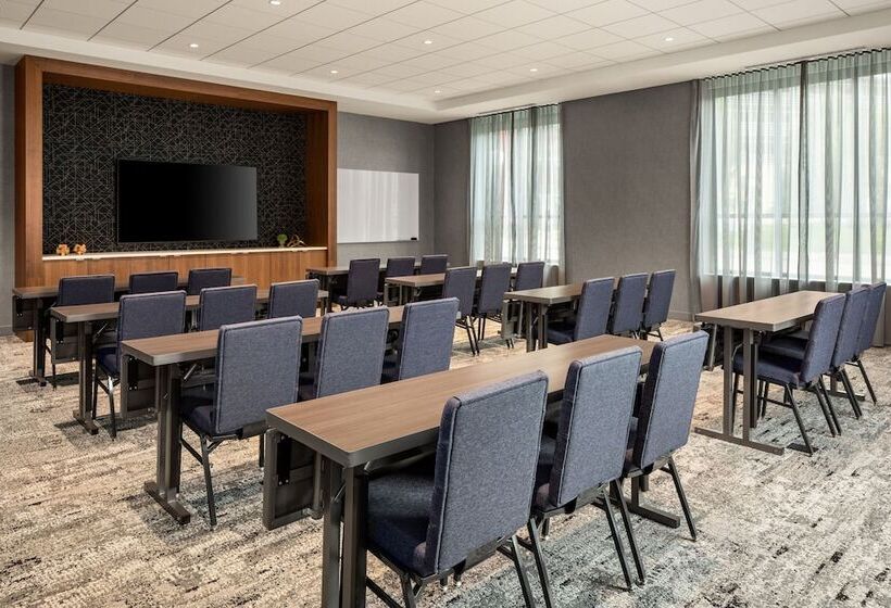 هتل Courtyard By Marriott St Paul Downtown