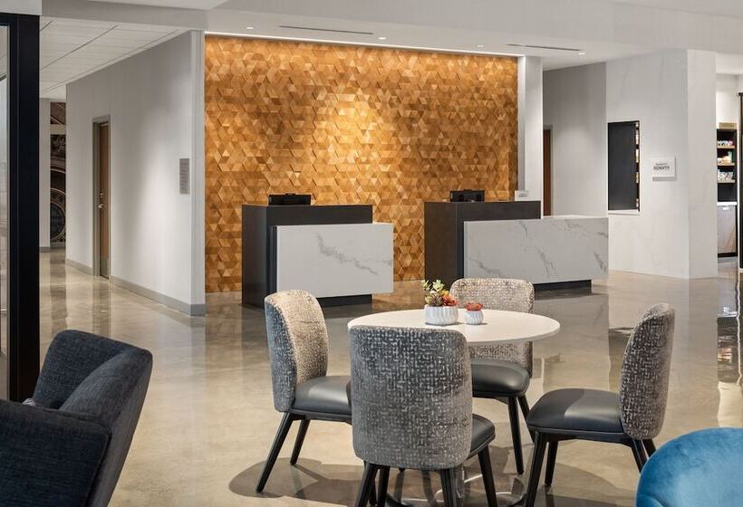 هتل Courtyard By Marriott St Paul Downtown