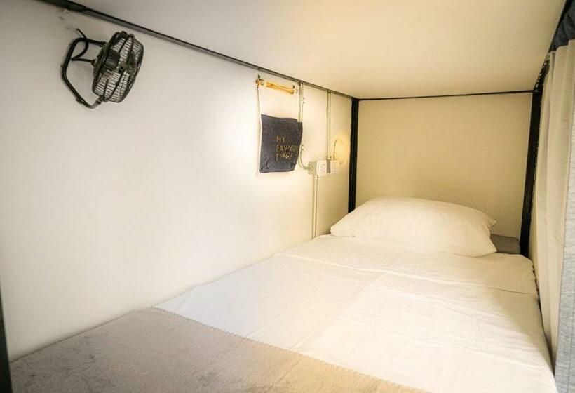 Derequka Hostel