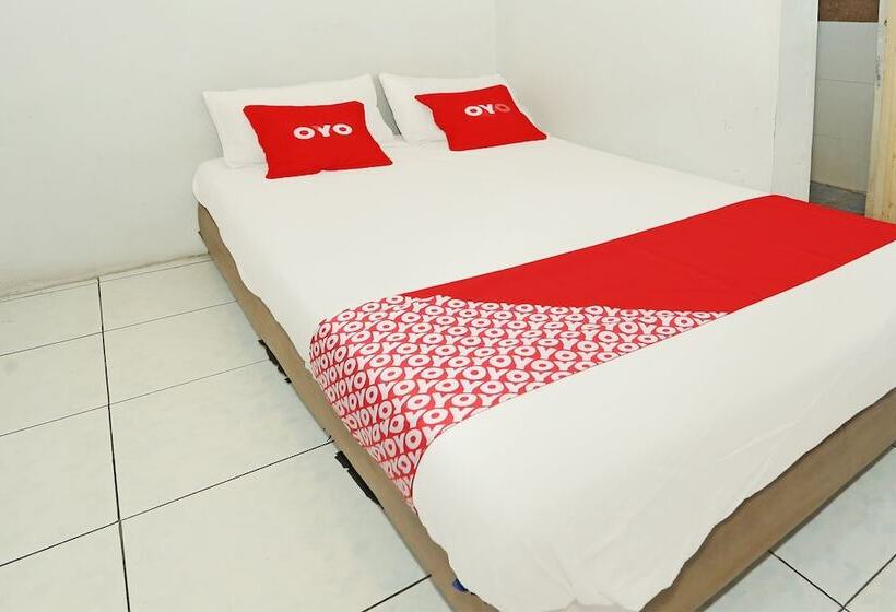 هتل Oyo 92470  Sahabat 2