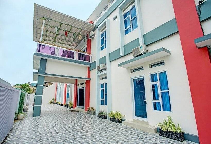 هتل Capital O 92417 Sawahan Residence Syariah