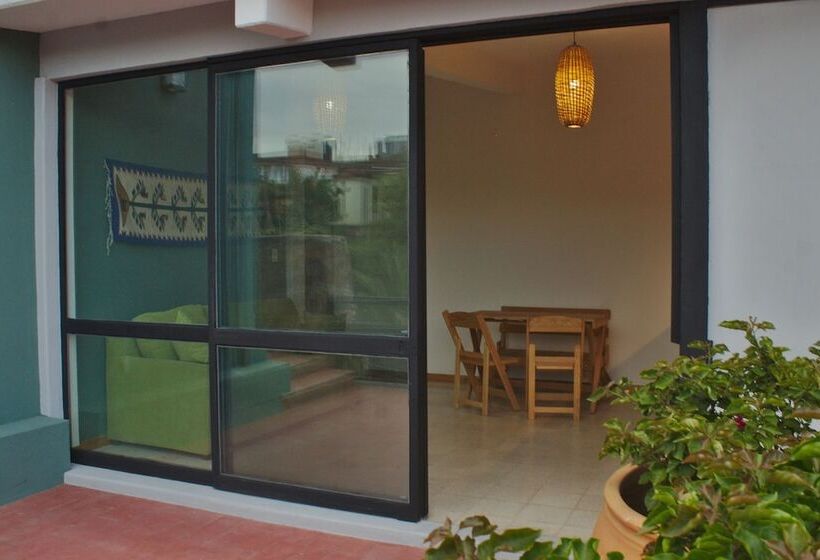 هتل Cozana Guest House