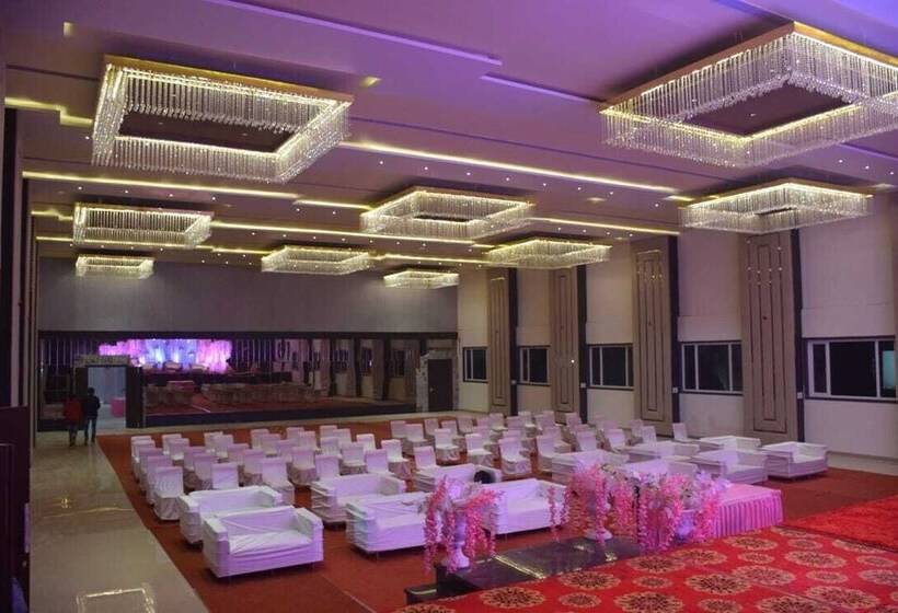 فندق Emperor Paradise