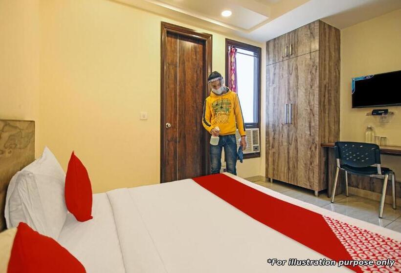 فندق Oyo Flagship 81100  Sai Lodging