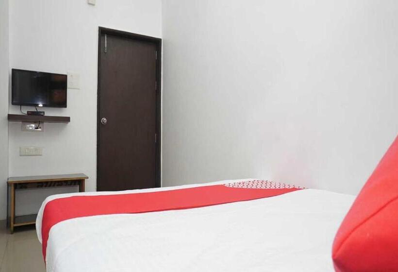 فندق Oyo Flagship 81100  Sai Lodging