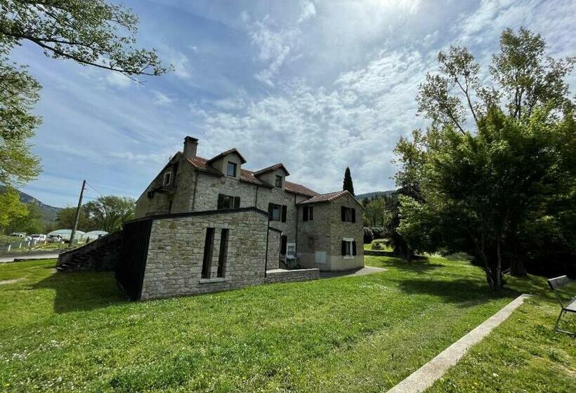 Общежитие Auberge De Jeunesse Hi Millau La Maladrerie